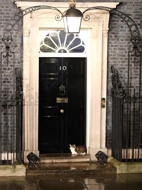 Uk S Johnson Claims Brexit Mandate As Tories Secure Majority