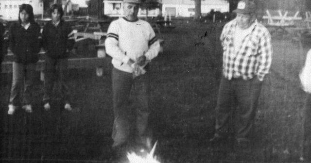 Shooting the flag / Iakwaròn:tats ne kania'taróhare