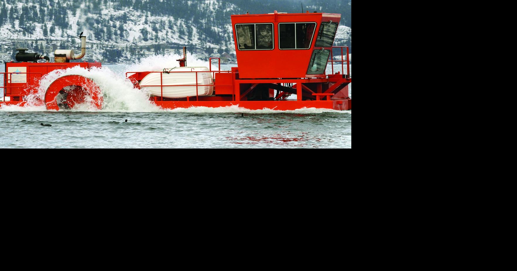 Weed-whackers get fish-eye view of their slimy targets