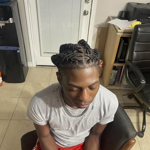A Black student's family sues Texas officials over his suspension for his hairstyle | World News - Vimarsana News
