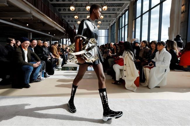 kaia gerber longchamp