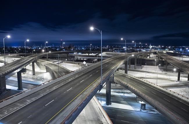 Police issue fines as Quebec curfew takes effect, cases continue to rise | National News ...