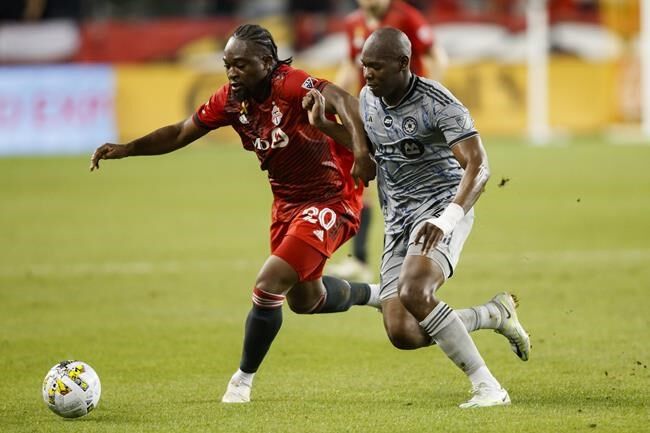 Toronto FC extends unbeaten run thanks to their goalkeeper Alex Bono