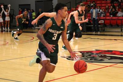 Basketball Despite Strong Offense Miners Can T Keep Up With