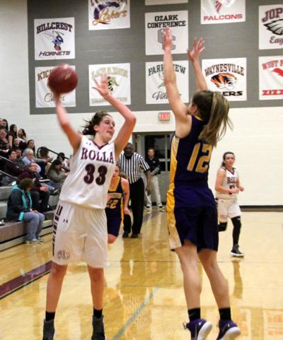 Basketball Lady Dogs Get Thrilling Victory Over Camdenton