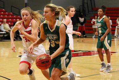 Basketball No 8 Drury Rolls Early Coasts To Win Over Lady