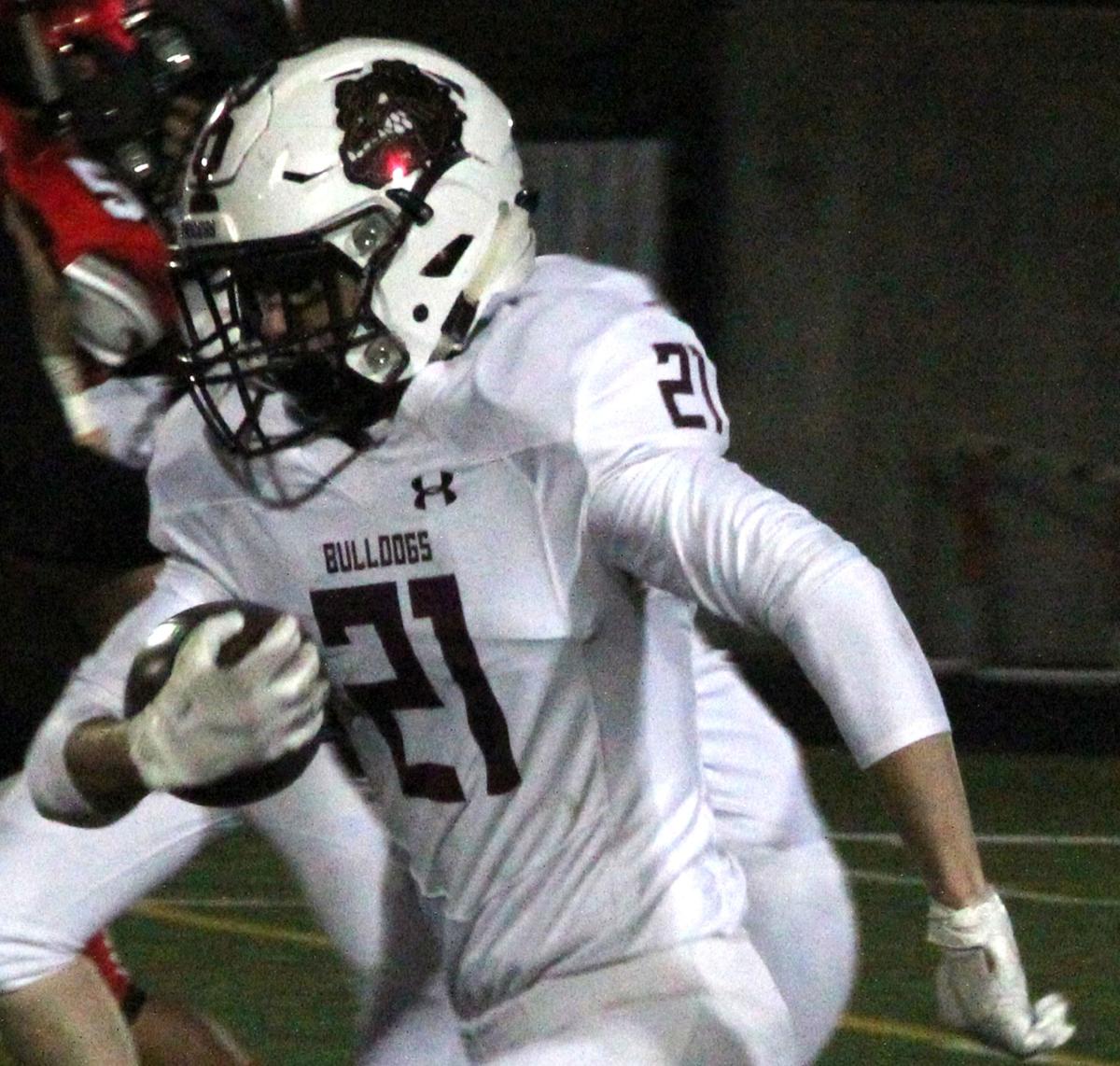 Football Bulldogs Take On Helias In Class 4 District 5 Opener