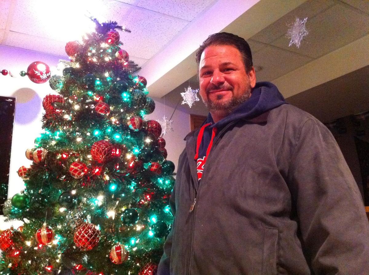 clark griswold has nothing on north ridgeville mans holiday lighting display - Clark Griswold Christmas Decorations clark griswold has nothing on north ridgeville mans holiday lighting display - Clark Griswold Christmas Decorations