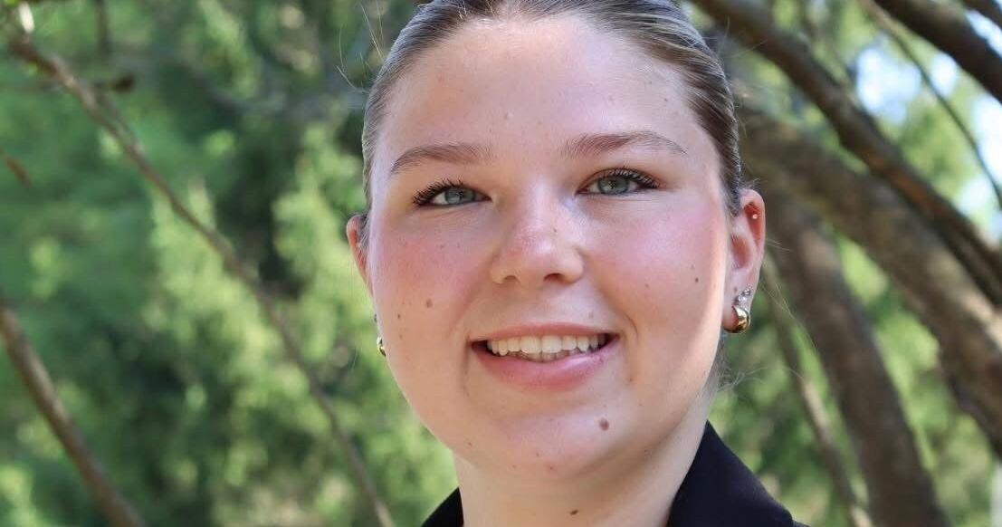 University awards pair of scholarships