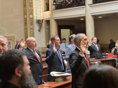 Aaron Reed officially sworn into office | Politics | pmg-ky1.com