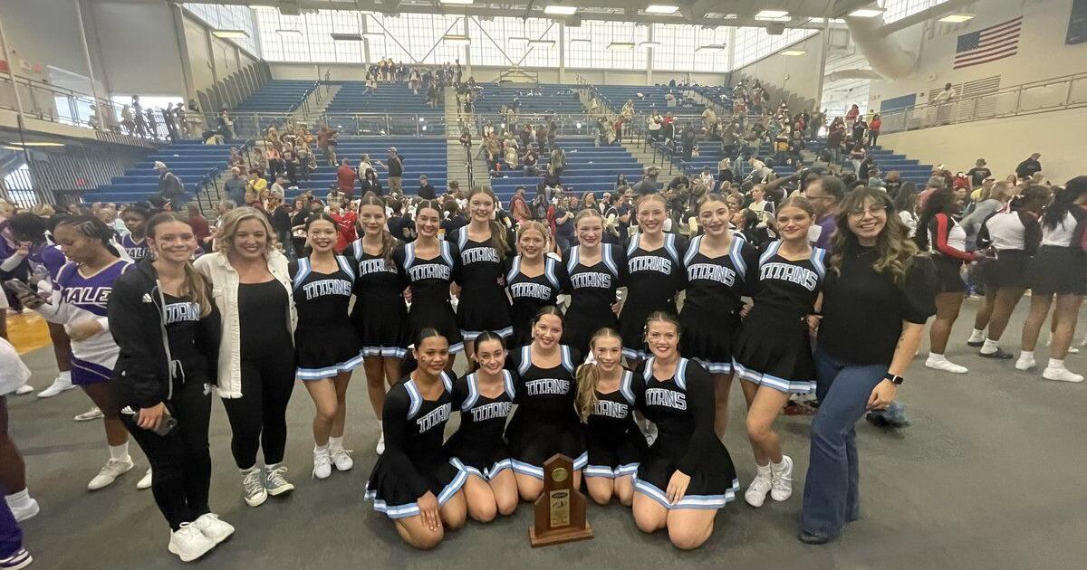 Central Rockets Cheerzone Rockets and Titans cheer squads succeed at region cheer event ...