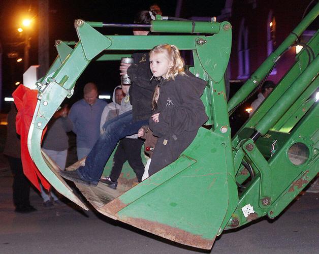 Light Up Shepherdsville and Christmas on Buckman Features