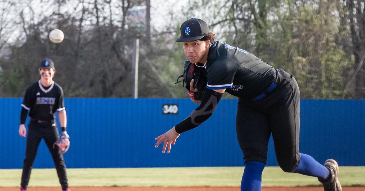 Hawks defeat Panthers 9-1: Singleton sets new record