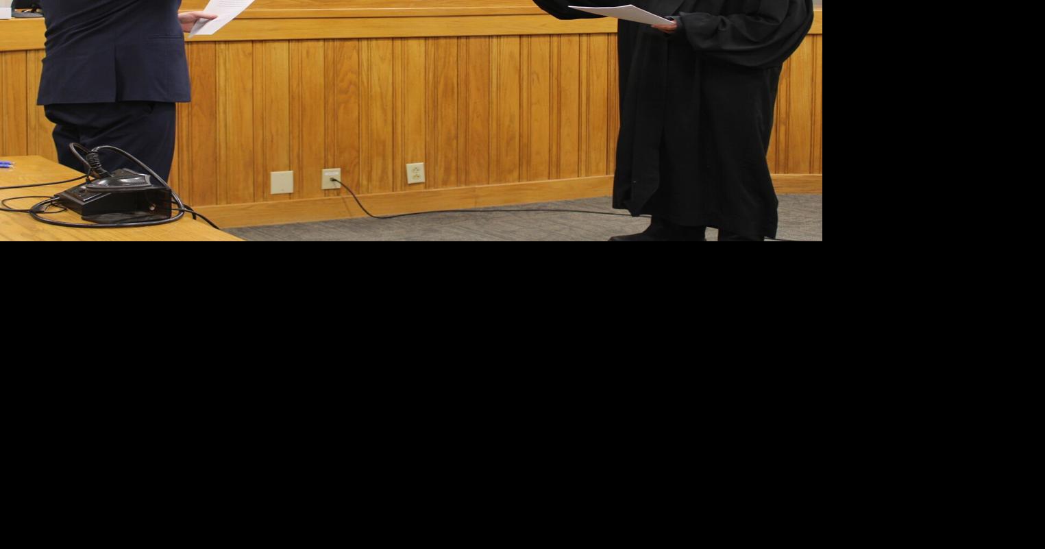 LaRue County Judge Executive sworn into office News