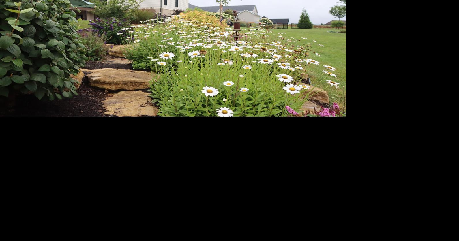 Bardstown blooms for garden tour
