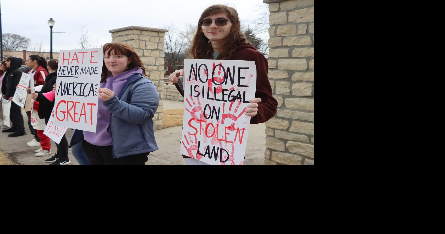 Small student-led protest at Mayors Park | News | pmg-ky2.com