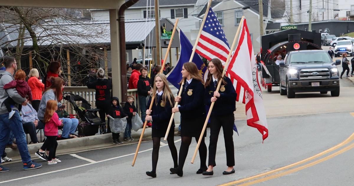 Bloomfield Christmas Parade Features Bloomfield Christmas Parade Features