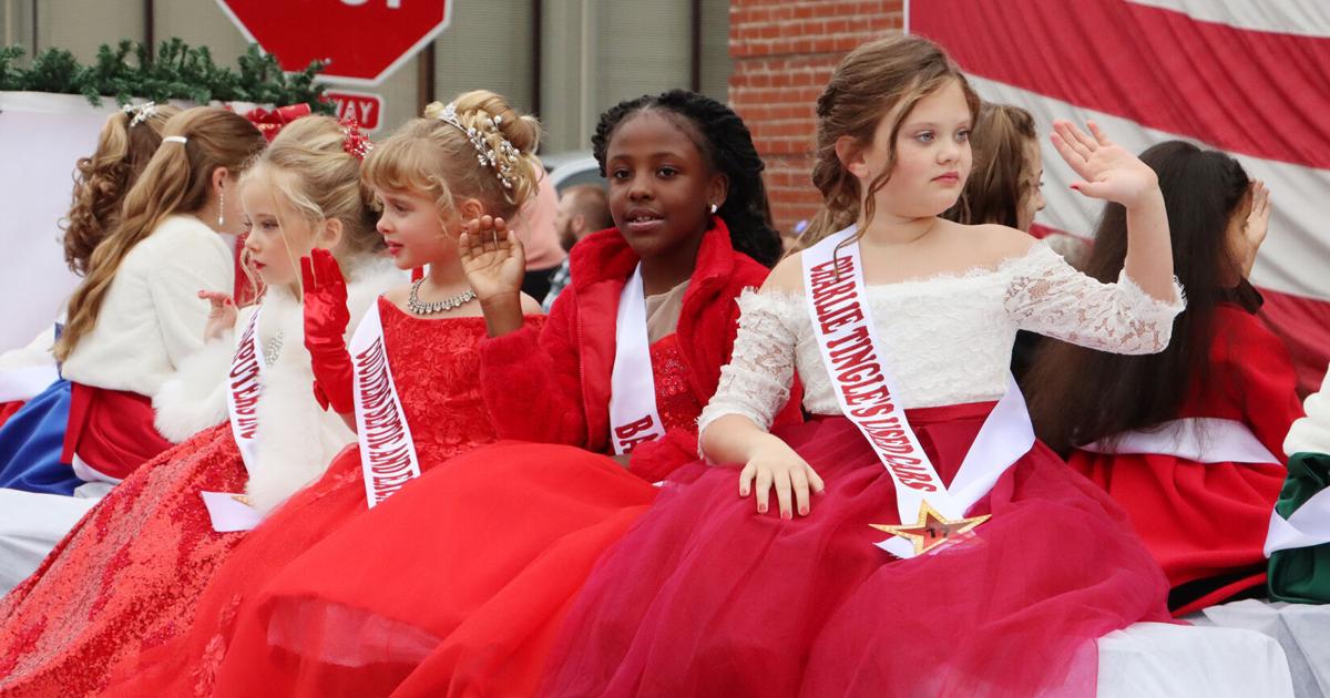 Bloomfield Christmas Parade Features Bloomfield Christmas Parade Features