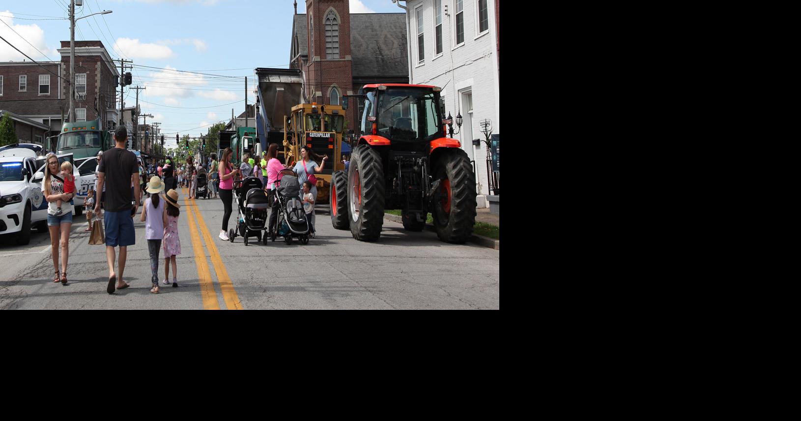 Cacophony of horns on Main Street Cynthiana Democrat
