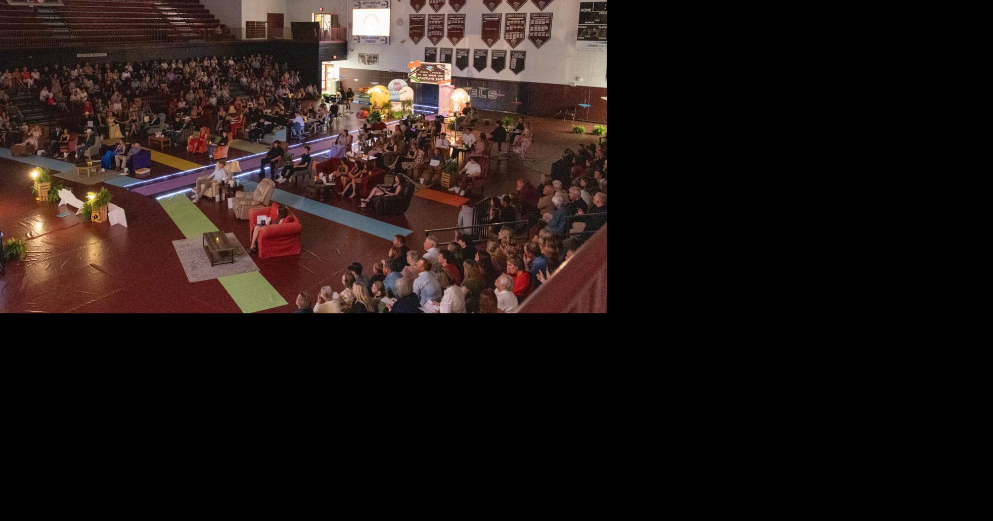 Seniors enjoy ‘Friends’-themed Class Night | News | pmg-ky3.com