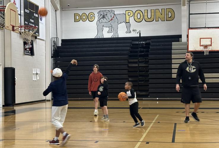 Brian Rimpf Fans come out for Lady Bulldogs | Features | pmg-sc.com