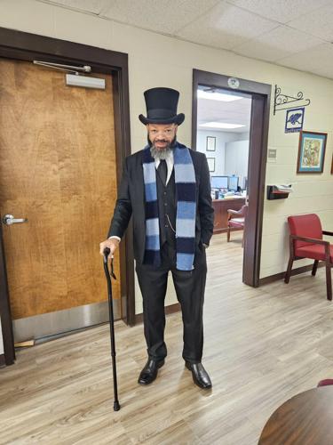 JES students and staff dress as holiday movie characters | Progressive  Journal | pmg-sc.com
