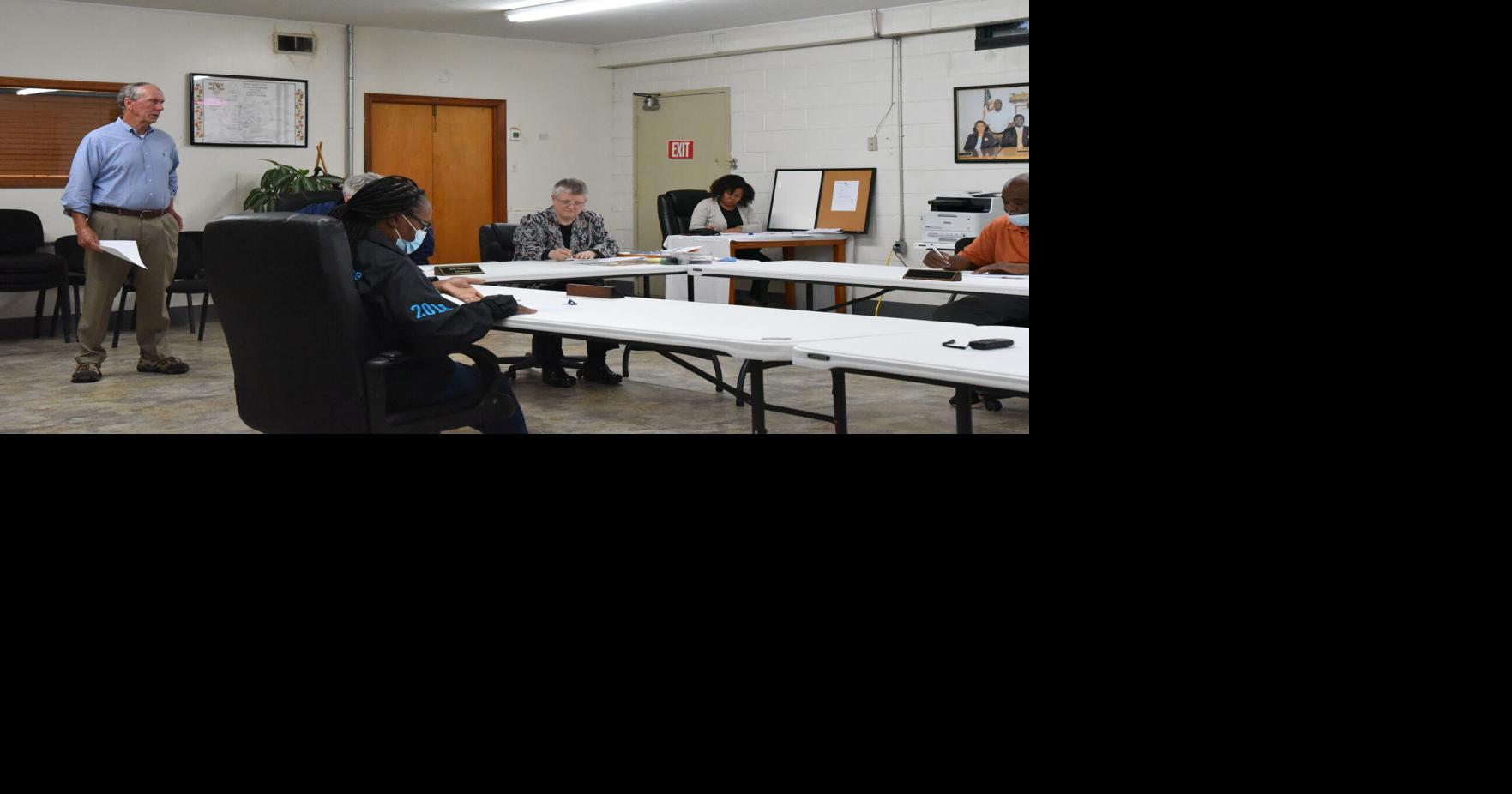 Landowner Odell Steele briefs Richburg Council on developments The