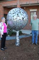 Sculpture honors former Library Friends president