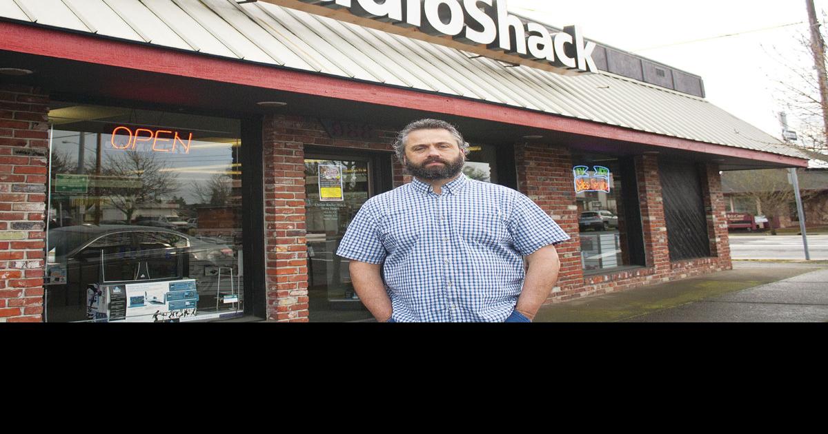 Dallas RadioShack isn’t going away, says owner News