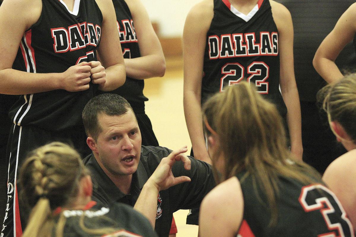 Prep Girls Basketball Roundup Dallas Starts 1 2 At Holiday