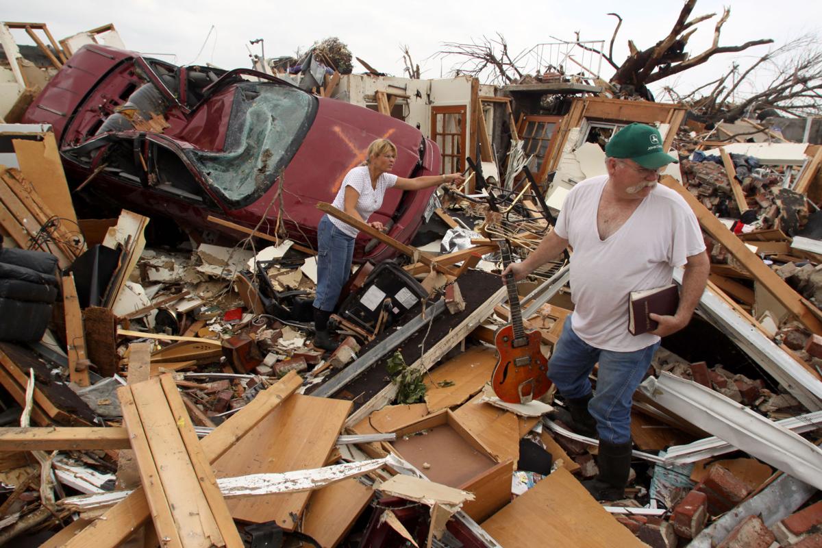 Tornadoes ravage Midwest