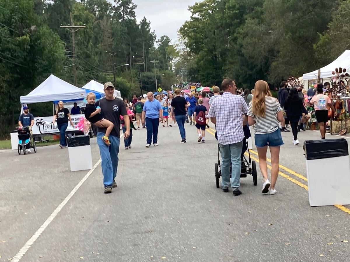 Flowertown Festival crowds
