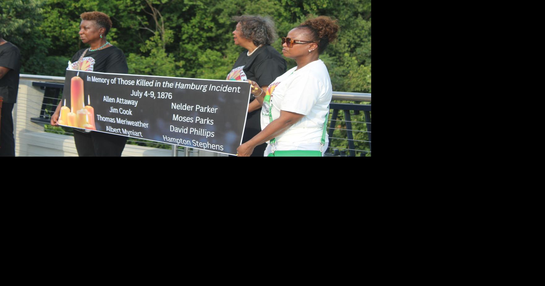 Wreath-laying ceremony remembers victims of Hamburg Massacre