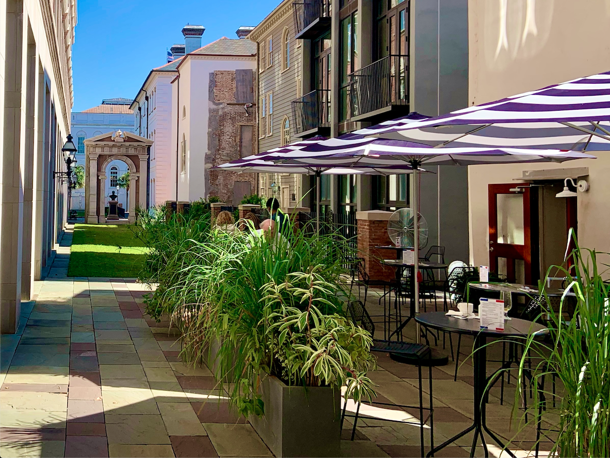 Downtown Charleston restaurant says its survival hinges on outdoor dining permit extension - Vimarsana News