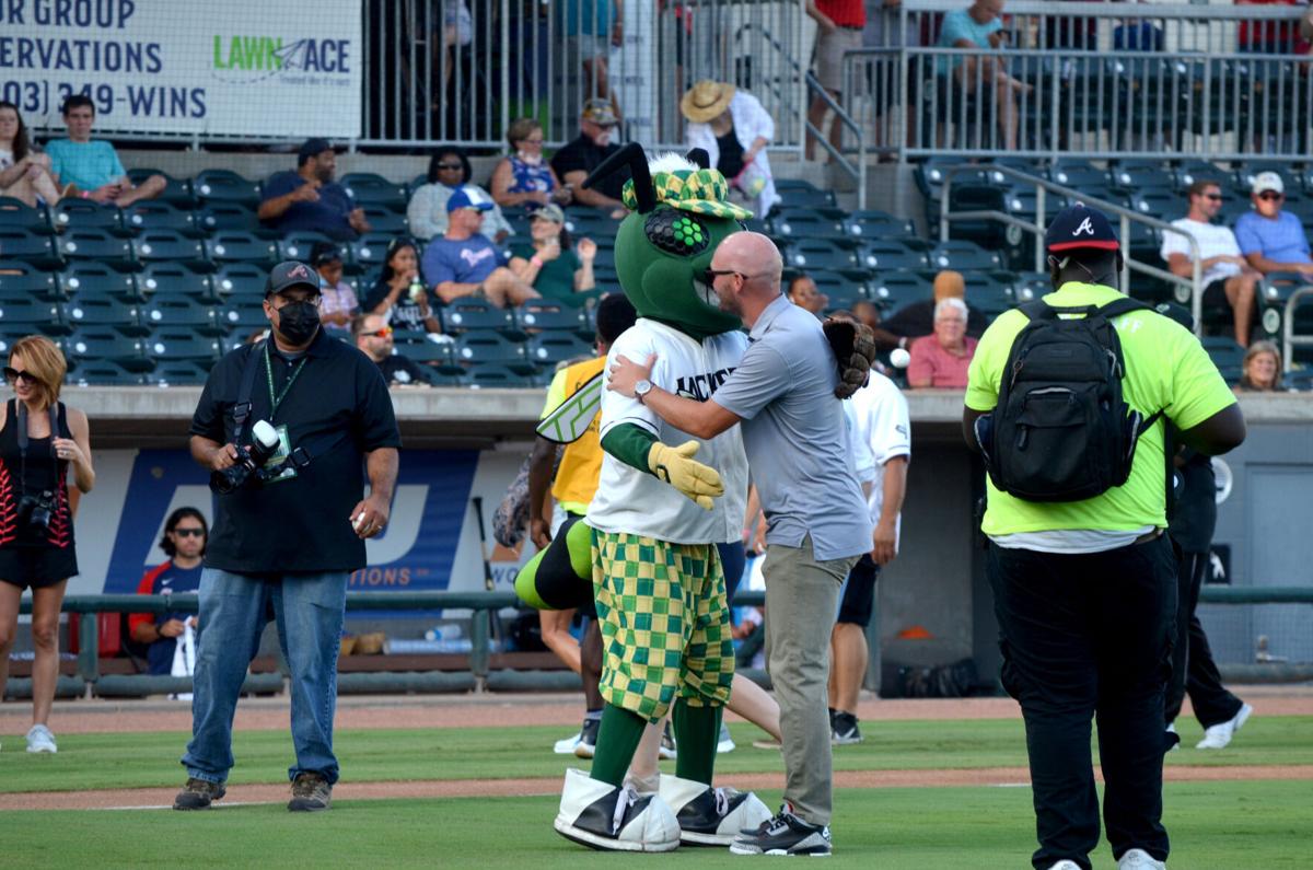 Gamecock legend Connor Shaw throws first pitch at GreenJackets game