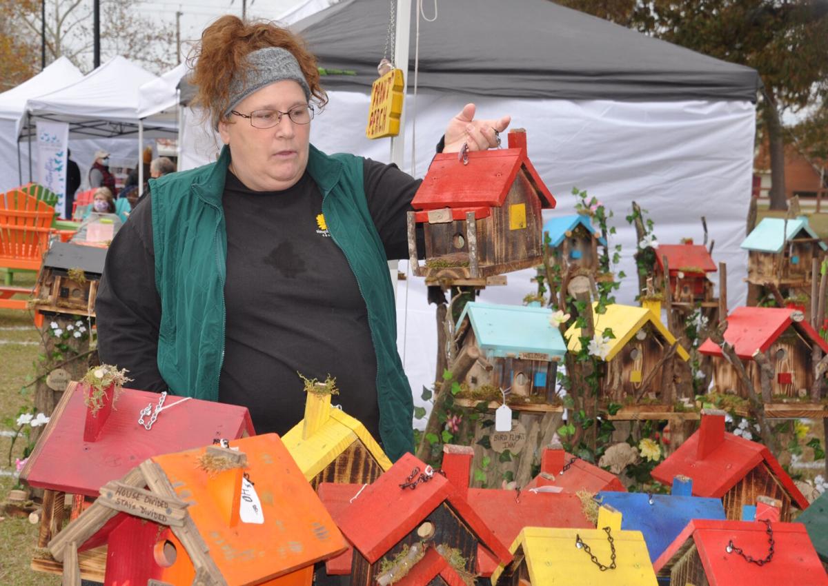 Christmas Craft Show offers variety of items for gifts at Weeks Center | News | postandcourier.com