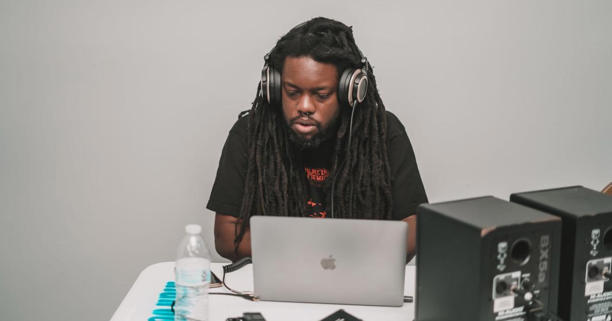 Snoop Dogg’s latest NFT drop features Charleston rapper who’s giving back locally | Charleston Scene Snoop Dogg’s latest NFT drop features Charleston rapper who’s giving back locally | Charleston Scene