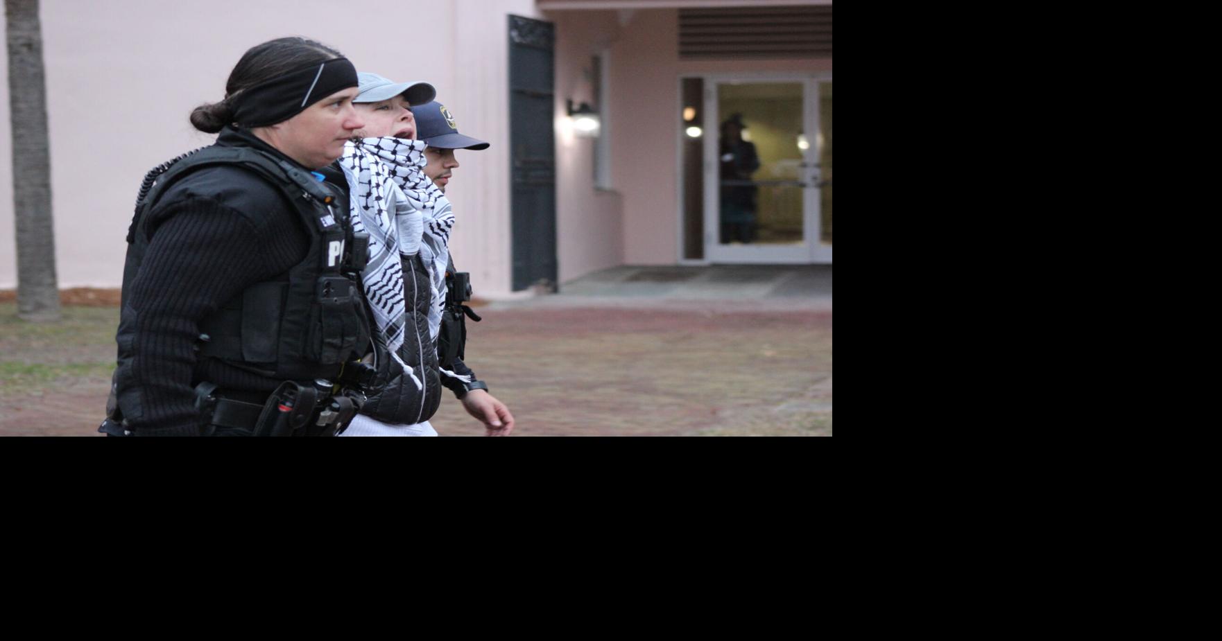 Legal experts, advocates call for review of Charleston’s mask ordinance after protestor’s arrest