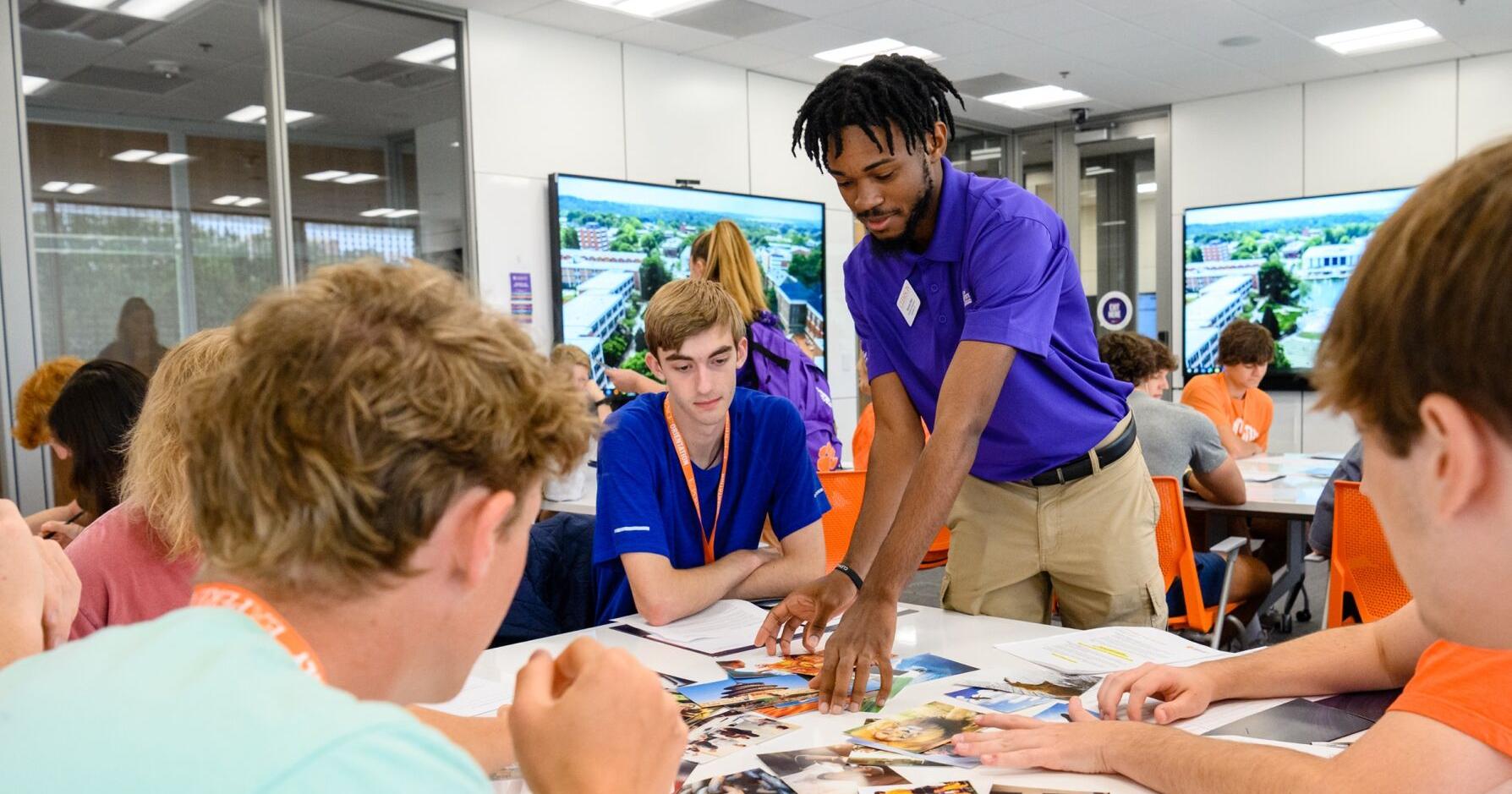 Clemson adopts hybrid orientation model for incoming freshmen - Vimarsana News