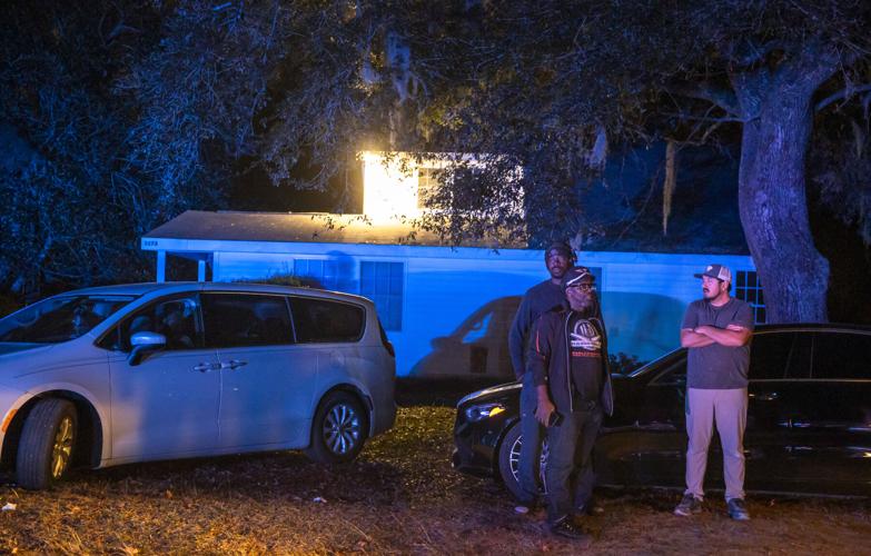 US Marshals: Summerville murder suspect barricaded in home