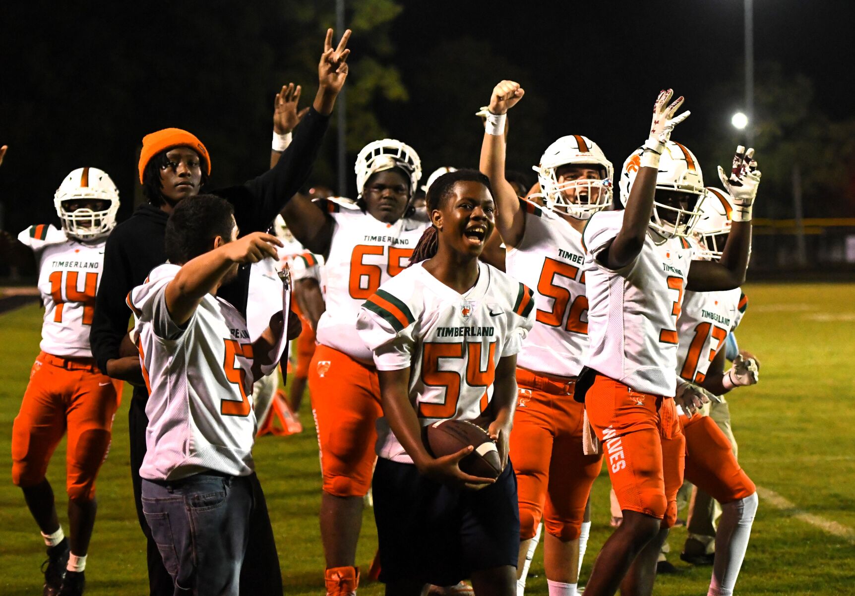 Timberland Wolves get first win of the season, defeat Hanahan Hawks 28-24