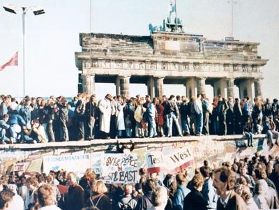 Why the Berlin Wall finally came down 29 years ago ...