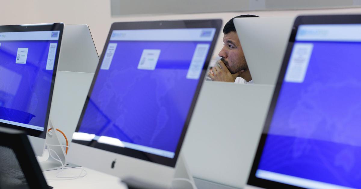 Library offers a look into bookless future
