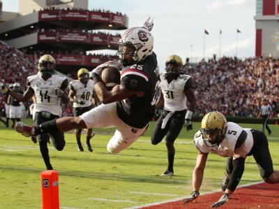 South Carolina Football Top 10 A J Turner Always Ready To Step In Sports Postandcourier Com