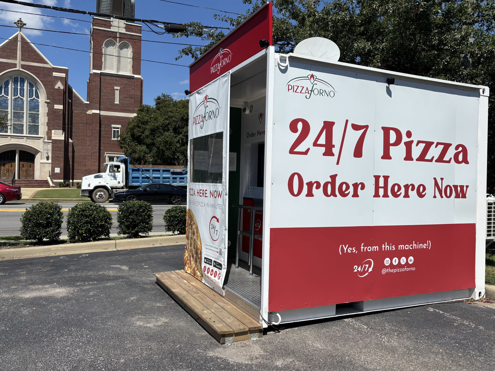 I tried pizza from a vending machine. Here's the review.