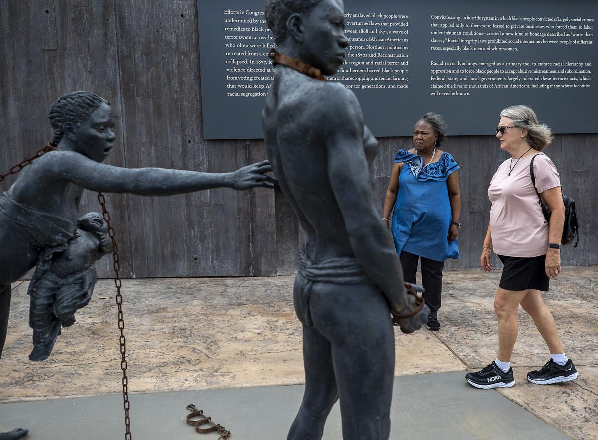 LEDE Slave statue.jpg