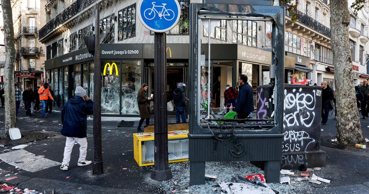 Humanities Widget France imposes curfews in Paris, other cities after weekend riots