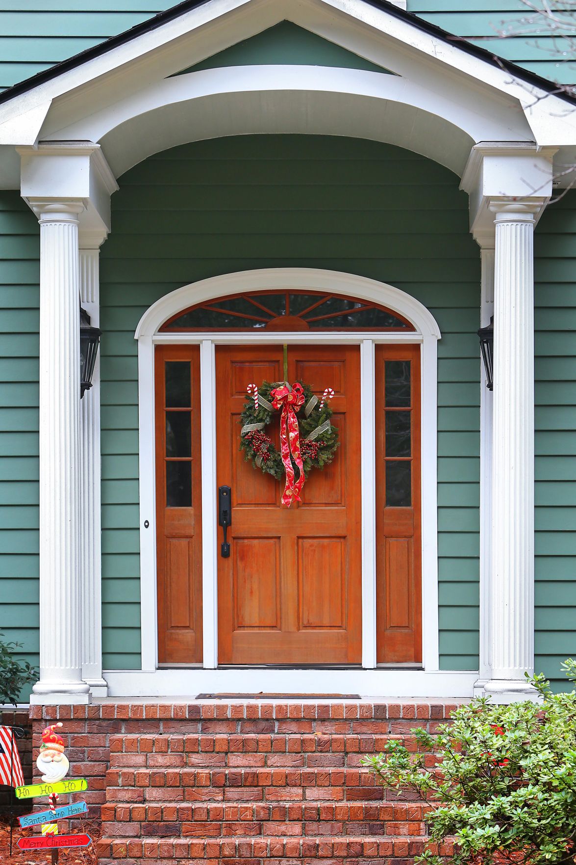 Christmas Doors in Mt. Pleasant
