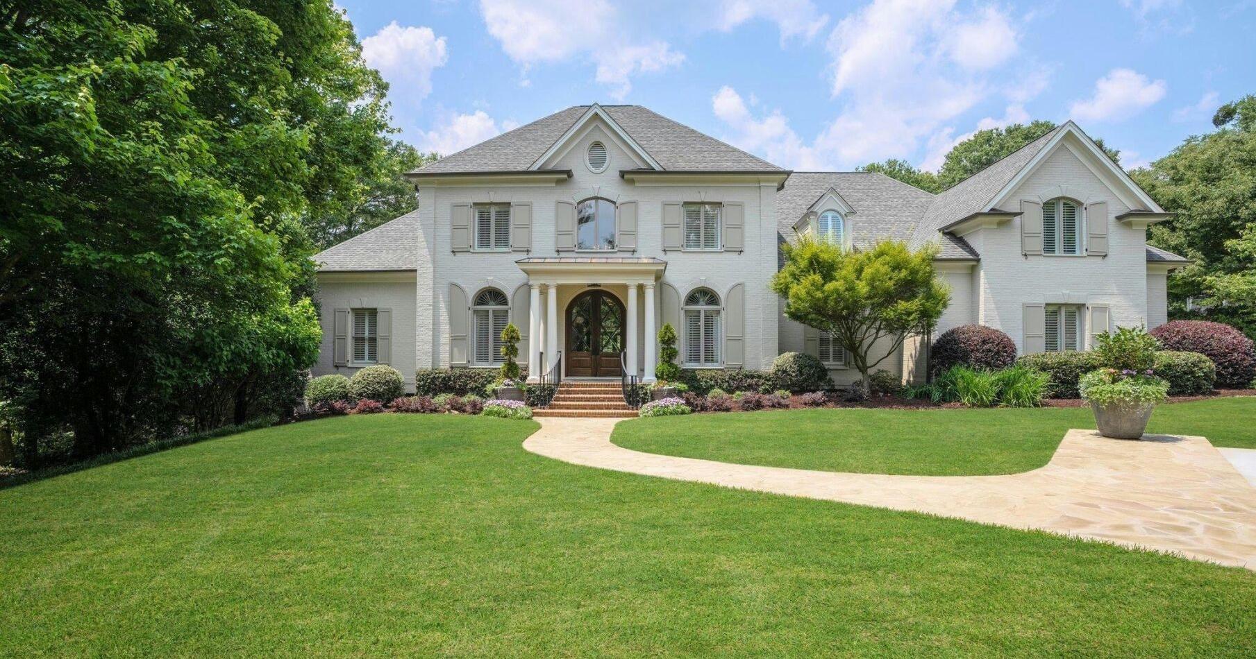 $2.39 million Parkins Mill listing renovated by top Greenville home stager - Vimarsana News