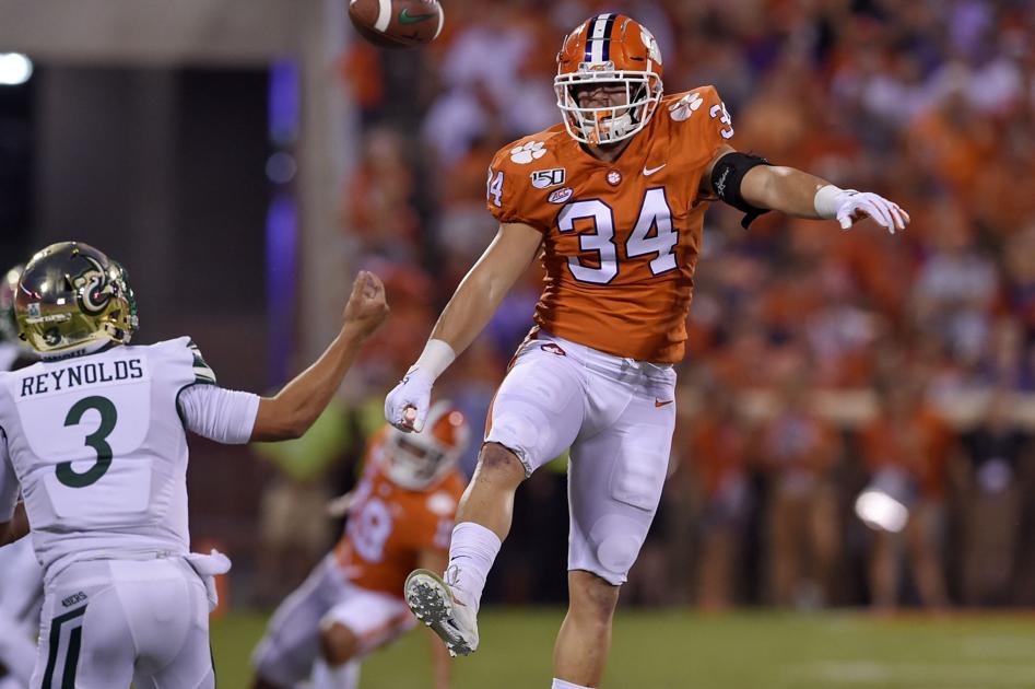 Clemson S Coach Stiff Generates Laughs Big Plays For Tigers